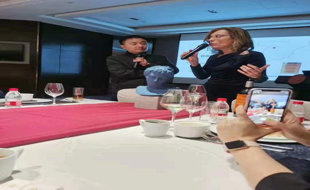 國(guó)家級(jí)同聲翻譯工資一天大概多少錢(qián)？